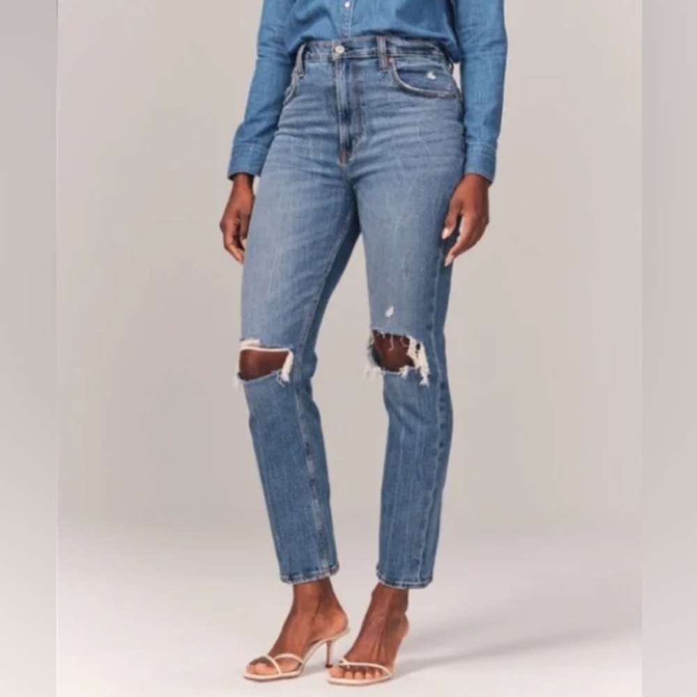 Abercrombie & Fitch Curve Love Ultra High Rise Ankle Straight Jean